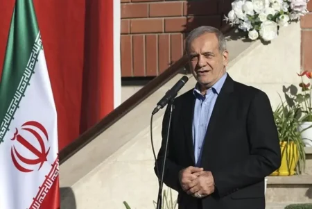 پزشکیان خطاب به دانش‌آموزان: شما طلا هستید