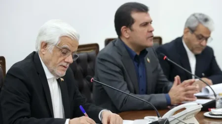 عارف: عقب‌ماندگی در زمینه کاربردی‌سازی فناوری‌های نوظهور را جبران کنیم